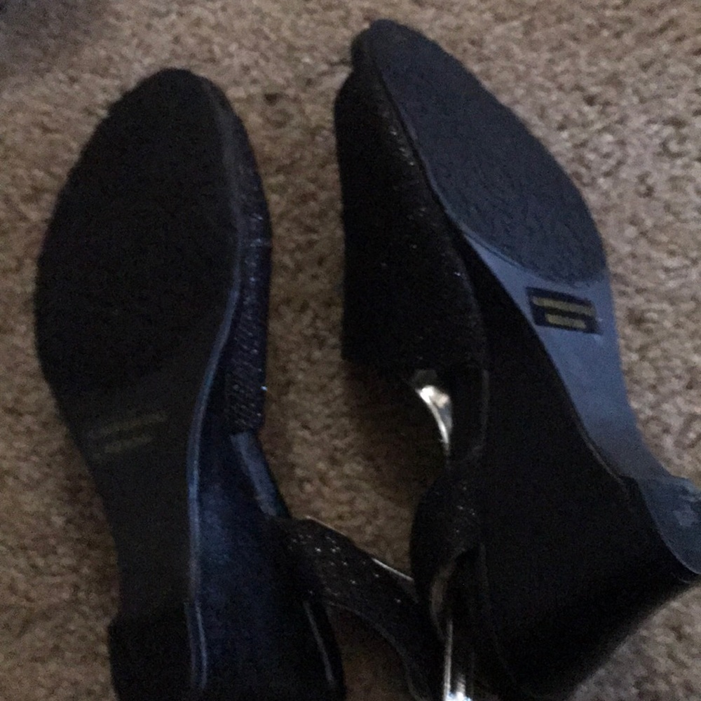 Heels - Picture 2 of 2